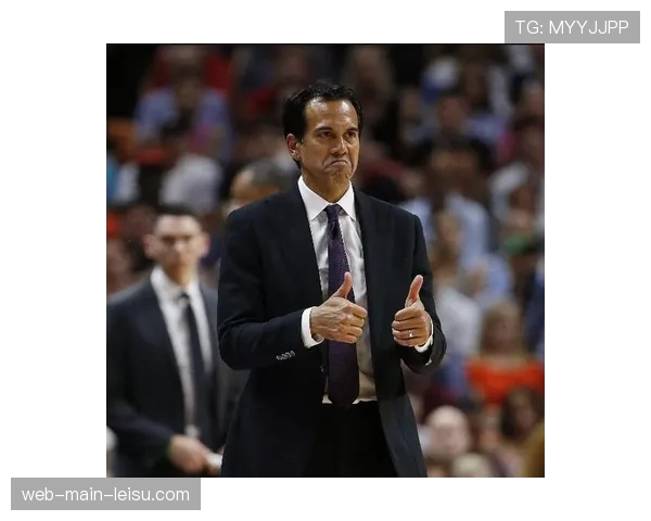 资深战术分析师斯波文从热火离职,将加盟大学球队 资深战术分析师斯波文从热火离职,将加盟大学球队