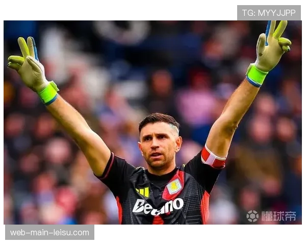 罗马诺：曼联已接触埃弗顿中卫布兰斯韦特团队，夏窗转会提上日程